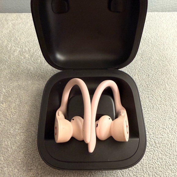 Beats by Dre Pink Powerbeats Pro (earbuds and case) - Picture 1 of 11